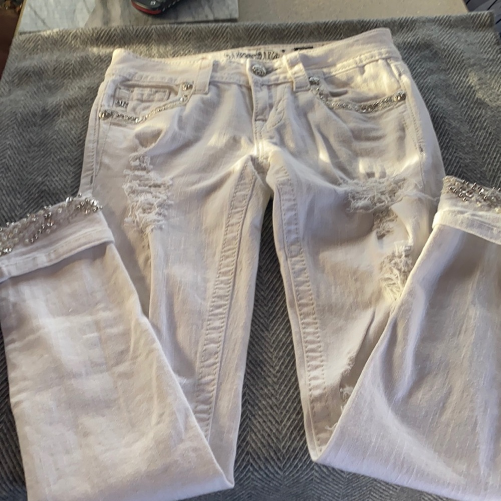 White skinny miss me cuffed